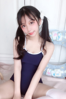 掀开杨幂的裙子扯下内裤